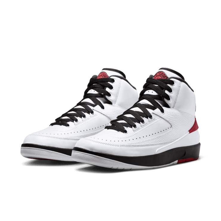 Jordan 2 OG (W) Angle 2