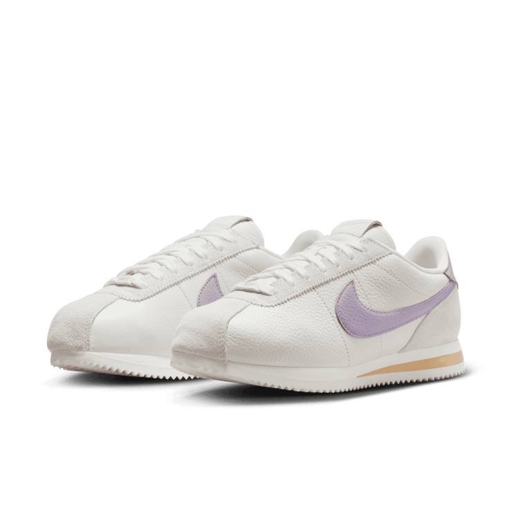 Nike Cortez SE Sail Iced Lilac (W) Angle 2