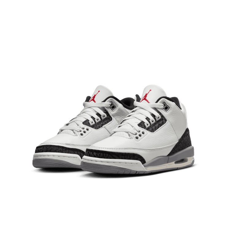 Air Jordan 3 Retro Cement Grey (GS) Angle 2